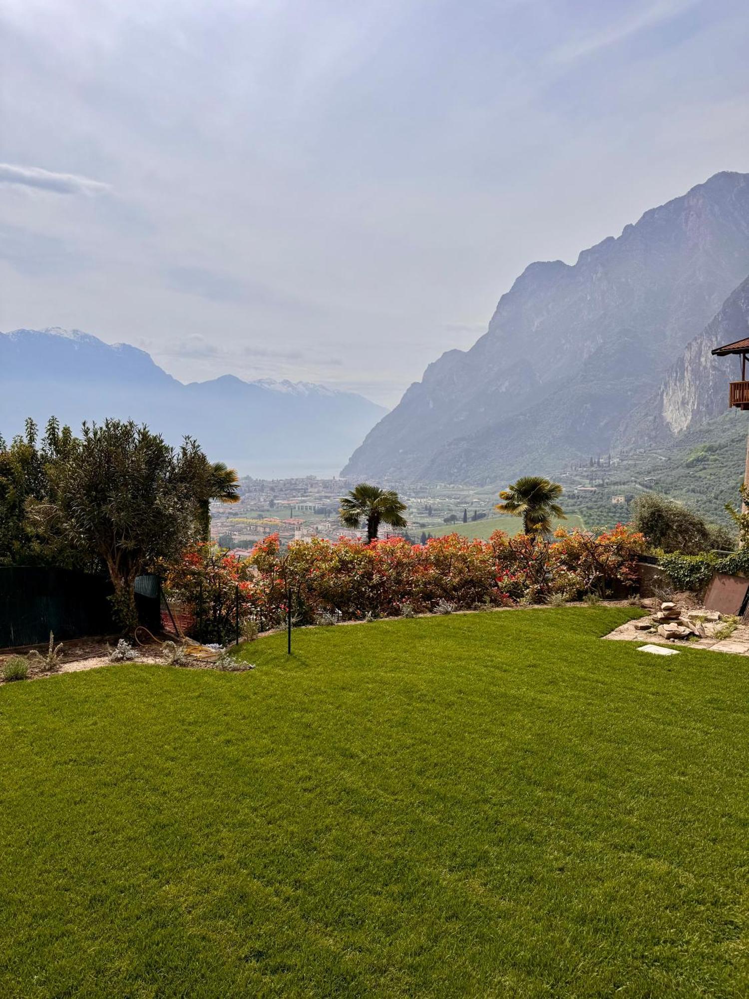 Appartamento Eco Garda Hill Tenno Esterno foto